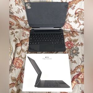 Apple iPad Magic Keyboard Black productivity A2261